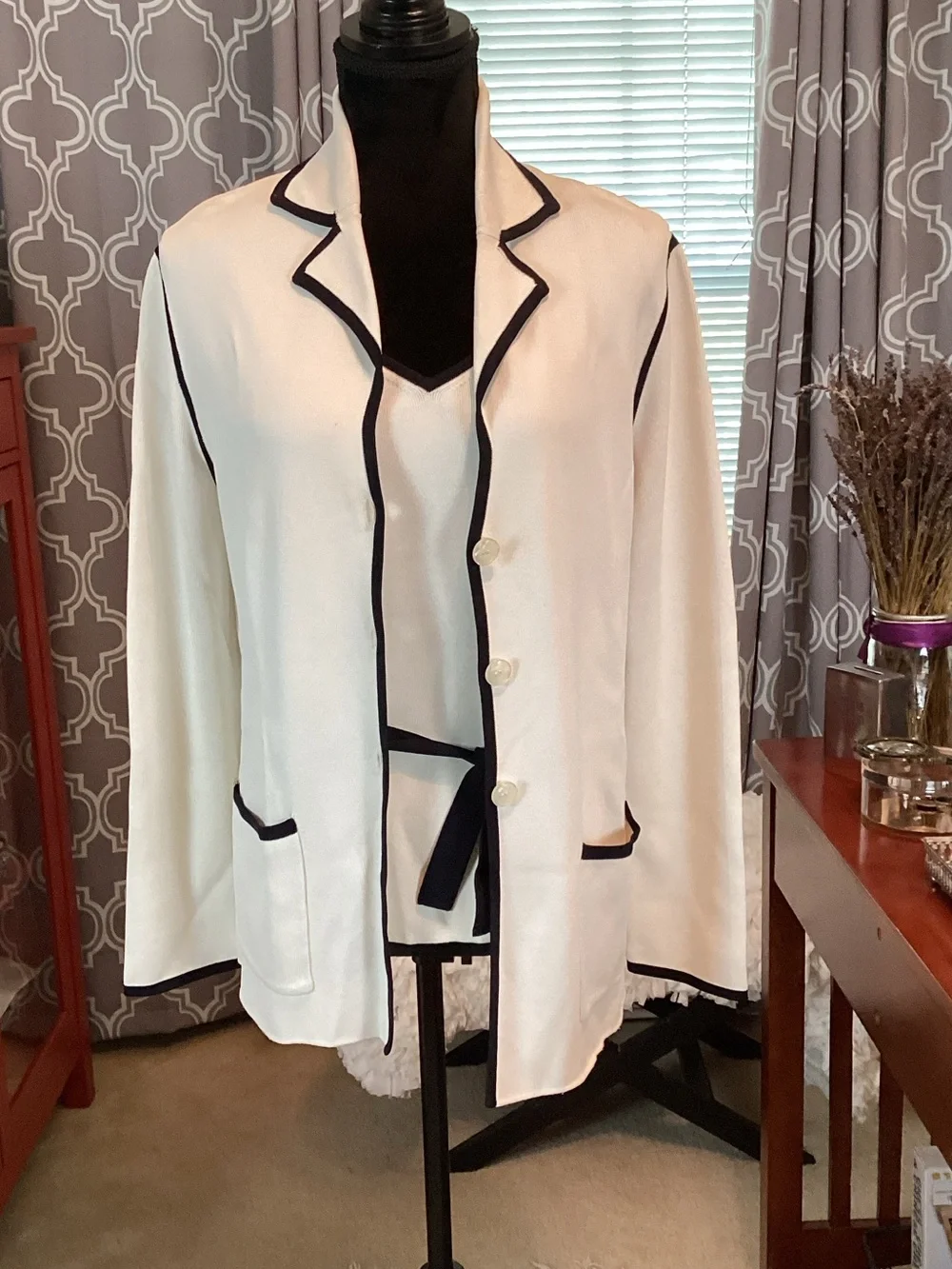 Dana Buchman Cream w/ Black Trim 2 Piece Set